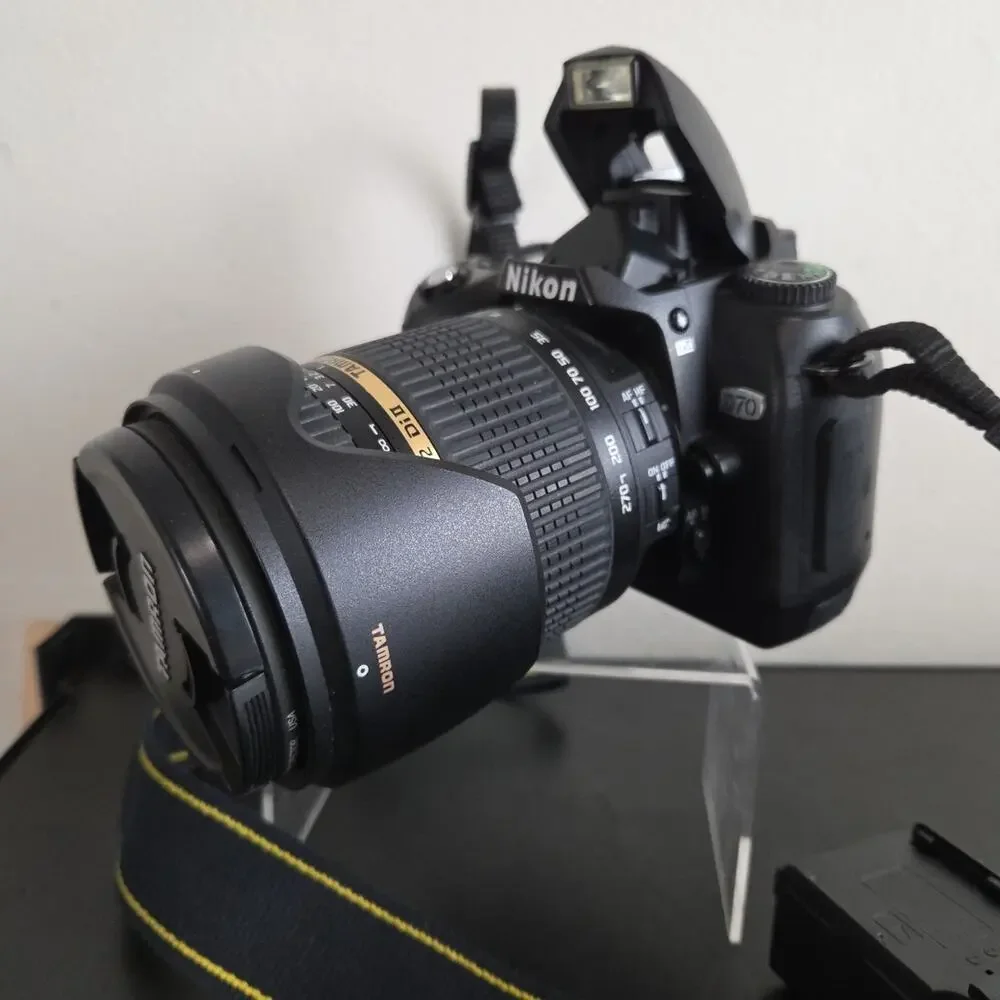 Nikon D70 6.1MP Digital DSLR Camera w/ Tamron 18-270mm F3.5-6.3 Di II B003 Lens